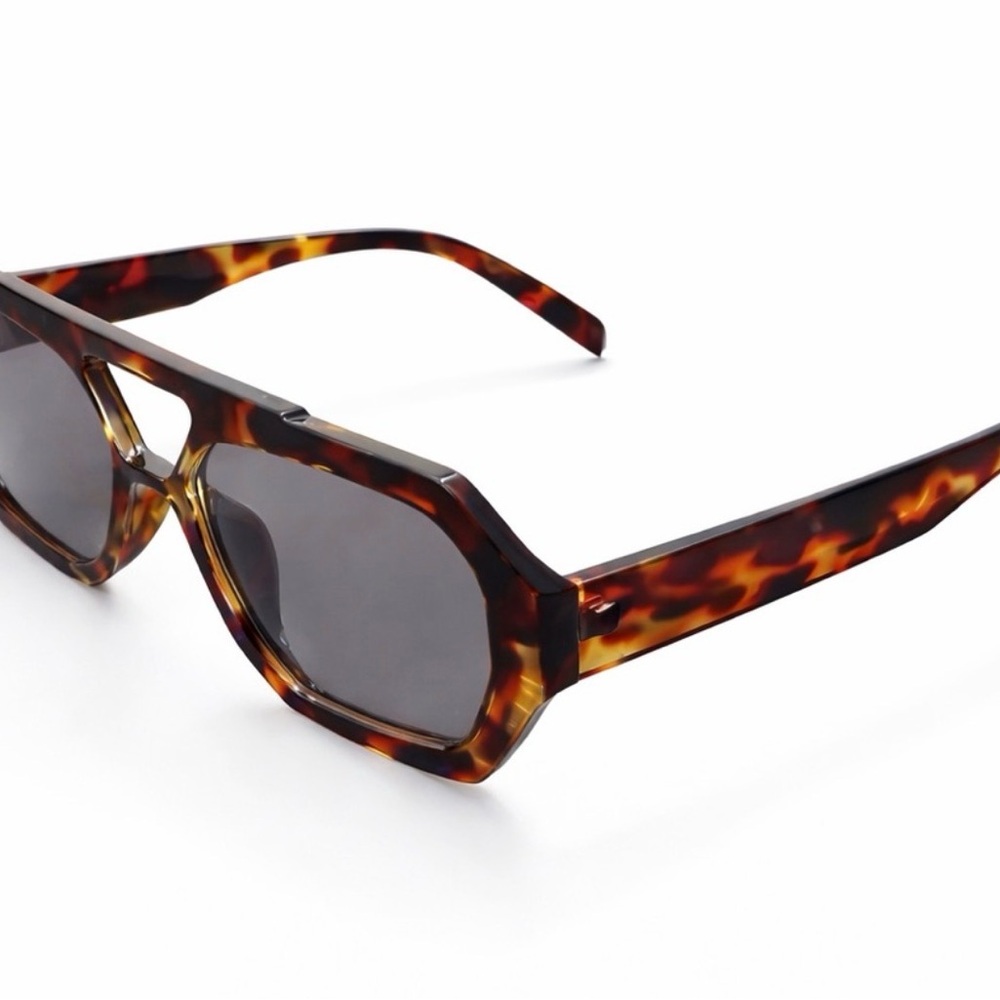 Tortoiseshell Oversized Square Sunglasses Retro D… - image 2